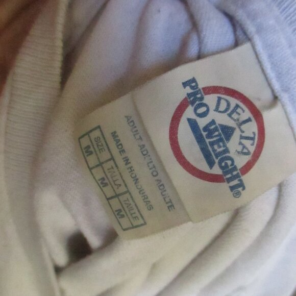 Arthur Cartoon Mens T-shirt Medium VTG 2001 Fist Clenched Marc Brown Delta - Picture 5 of 5